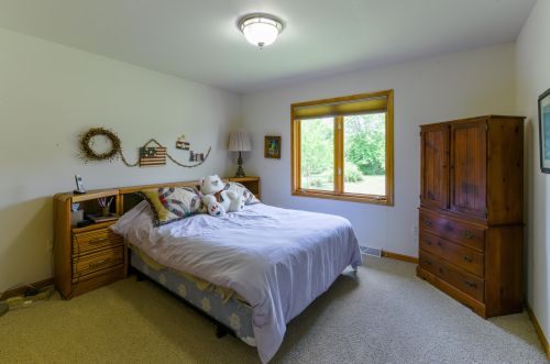 8140 Anna Ave, Waterford WI  53185-1386 exterior