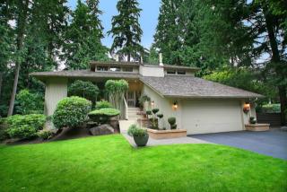 2911 216 Ave, Redmond WA  98074-6323 exterior