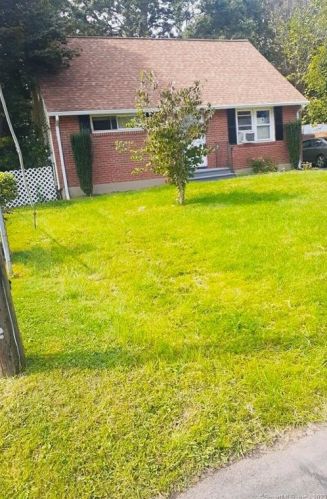 90 Skipper St, New Britain, CT 06053-1612