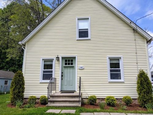 39 Riverside Dr, Manchester, CT 06040-3719