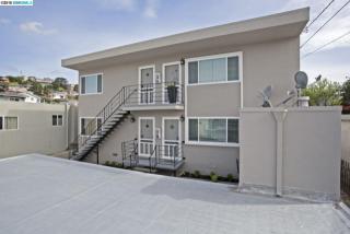 911 Pierce St, Berkeley, CA 94706-1542