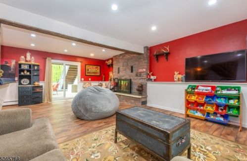 420 Drakestown Rd, Roxbury Township NJ  07836-9648 exterior