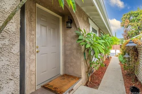 27546 Jasper Way, Santa Clarita CA  91384-3162 exterior
