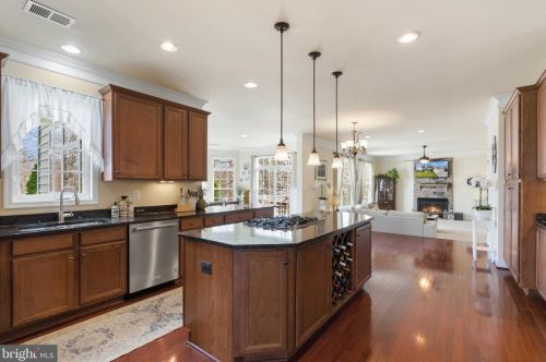 15 Lackawanna Ln, Falling Waters WV  25419-9402 exterior