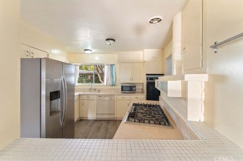 24 Center St, Redlands CA  92373-8102 exterior