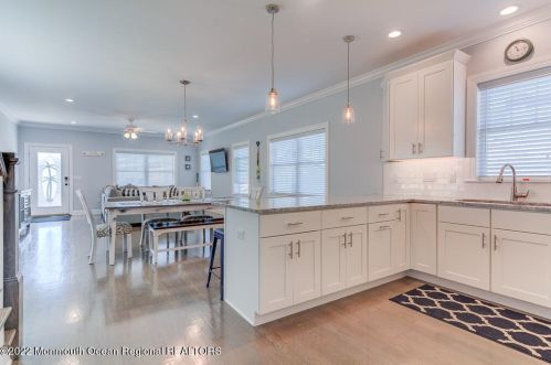 42 Kearney Ave, Pelican Island NJ  08751-1922 exterior