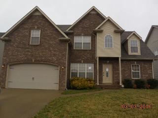 3096 Twelve Oaks Blvd, Clarksville, TN 37042-8242
