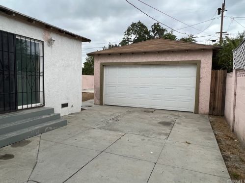 3255 Pleasant St, Lynwood, CA 90262-4222