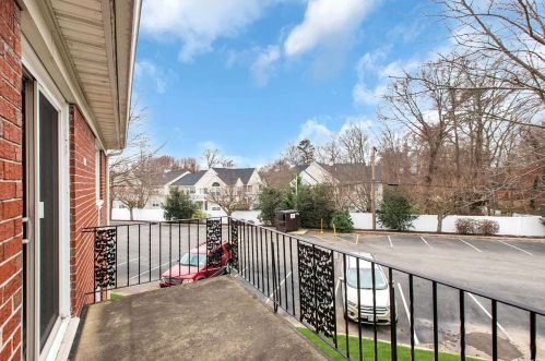 2407 Wilshire Ln, Oakdale NY  11769-1443 exterior