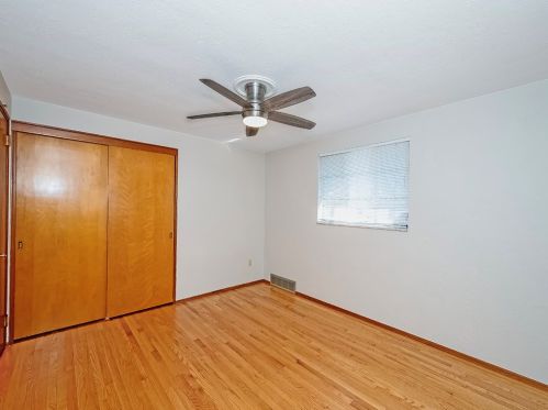 1270 Folkstone Dr, Pittsburgh PA 15243-1926 exterior