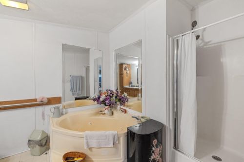 251 Fire Pond Rd, Hopkinton NH  03229-2923 exterior