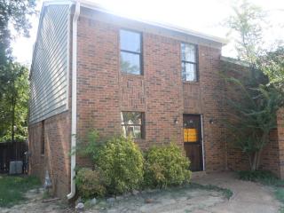 4217 Cedartree Dr, Memphis TN  38141-6942 exterior