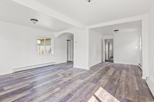 64 Knoll St, North Lindenhurst NY  11757-6906 exterior