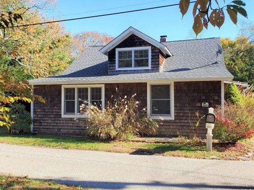 12 Pleasant Valley Rd, Eastport NY  11941-1339 exterior