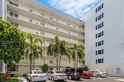 1 Harbourside Dr, Delray Beach FL  33483-5126 exterior