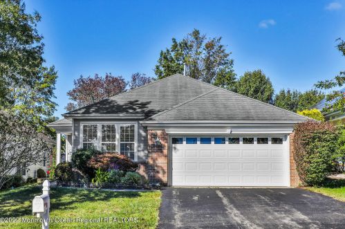 66 Greenways Ln, Lakewood, NJ 08701-7501