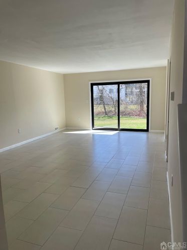 246 Hampshire Ct, Piscataway NJ  08854-6220 exterior