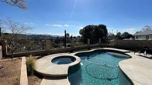 27922 Beechnut Cir, Santa Clarita, CA 91354-1368