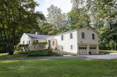 72 Dabney Rd, New Canaan, CT 06840-5128