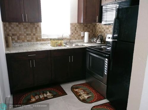 2008 19th Ave, Hollywood, FL 33020-2418