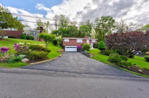 471 Long Dr, Pittsburgh, PA 15241-2006