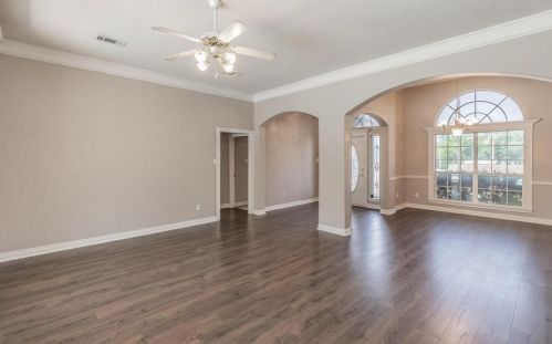 1141 Renfro St, Burleson TX  76028-3333 exterior
