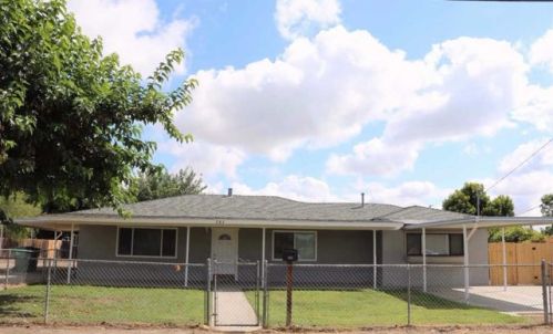 382 Salisbury St, Porterville, CA 93257-2814
