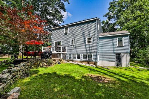 3 Trina Rd, Salem NH  03079-2077 exterior