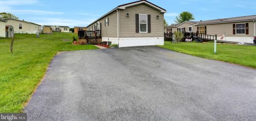 11 Tiffany Dr, Lees Cross Roads, PA 17257-8111