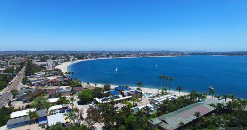 4111 Bayard St, San Diego CA 92109-4039 exterior