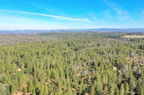 13267 Squirrel Creek Rd, Grass Valley CA 95945-4551 exterior