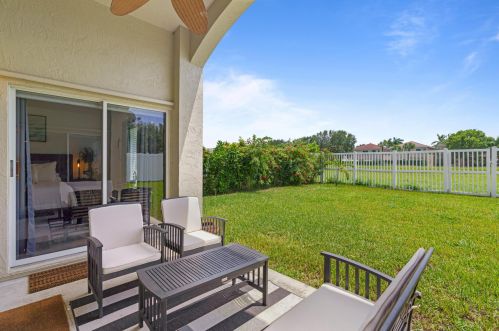 7857 Manor Forest Ln, Boynton Beach FL  33436-8818 exterior