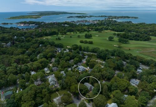 1 Mcgregor Rd, Falmouth, MA 02543-1533
