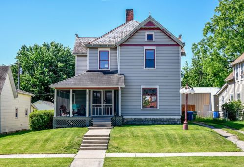 233 7th St, Marysville, OH 43040-1611