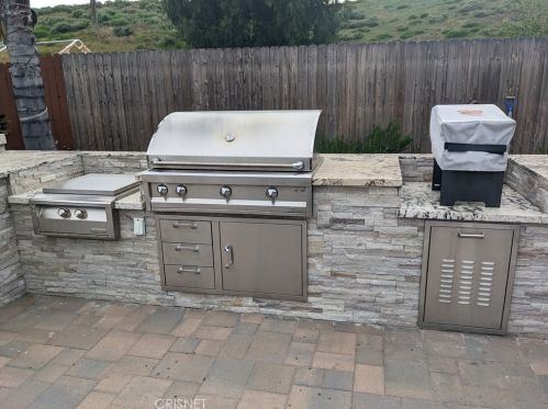 857 Crosby Ave, Simi Valley CA  93065-5012 exterior