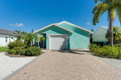 629 91st Ave, Naples FL  34108-2422 exterior