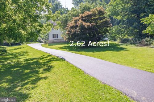 17 Oaklawn Dr, Parkesburg, PA 19365-8904