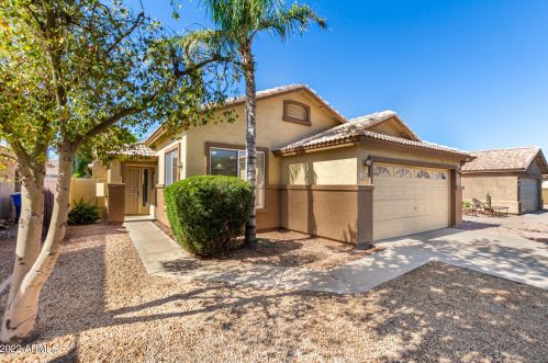 139 Oxford Ln, Gilbert, AZ 85233-8730