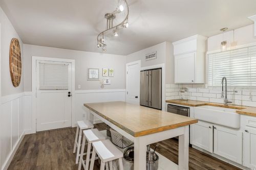 3456 Moorland Ave, Santa Rosa, CA 95407-8106