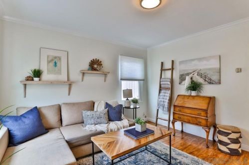 2077 Ebers St, San Diego, CA 92107-2234