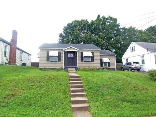 3617 Plum St, Parkersburg, WV 26104-1901