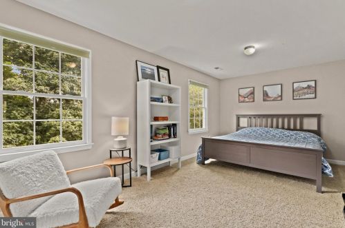 526 Beauregard Dr, Leesburg VA 20175-8924 exterior