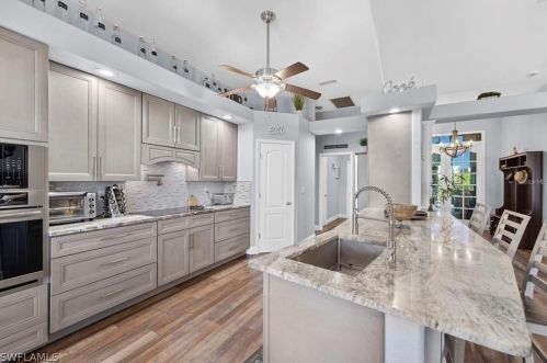 201 4th Pl, Cape Coral FL  33990-1042 exterior