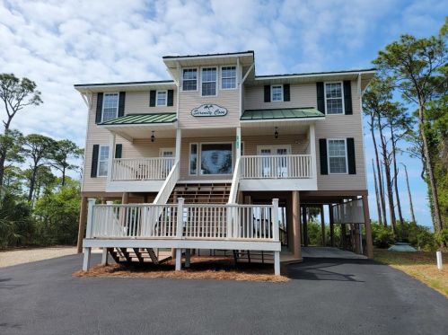 1815 Gulf Beach Dr, Saint George Island, FL 32328-3109