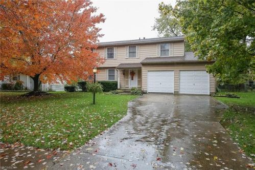 720 Fairfax Dr, Medina, OH 44256-2716