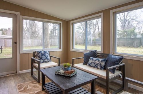 20 Taylor St, Windsor CT  06095-2434 exterior