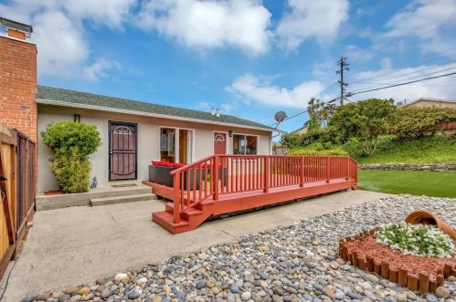 2671 Cottonwood Dr, San Bruno CA  94066-2619 exterior