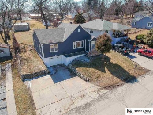 2705 Margo St, Bellevue, NE 68147-1440