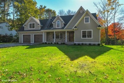 296 Bear Rdg Rd, Pleasantville NY  10570-2514 exterior