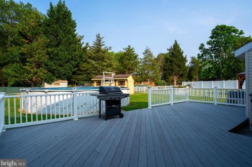 9 Heatherfield Way, Dover DE  19904-9752 exterior